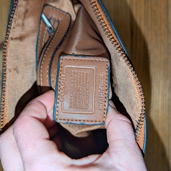 Coach Crossbody Bag Embossed Monogram Signature Print - Picture 5 of 5